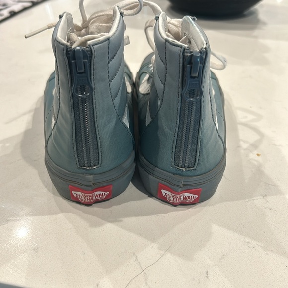 Size 3 high top Vans - Picture 3 of 4